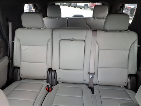 Used 2022 Chevrolet Tahoe Z71 image 17