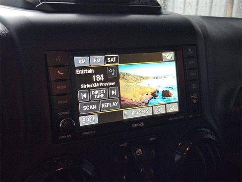 Certified 2017 Jeep Wrangler Unlimited Rubicon image 24