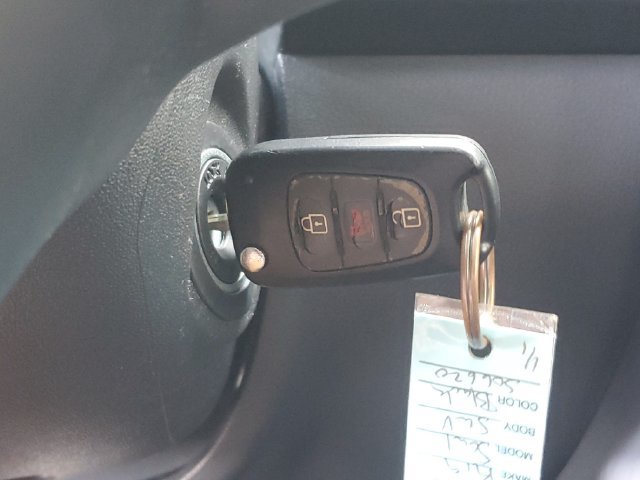 Used 2013 Kia Soul + w/ Audio Pkg FWD image 28