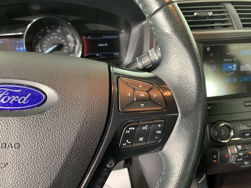 Used 2019 Ford Explorer XLT w/ Equipment Group 202A FWD image 19