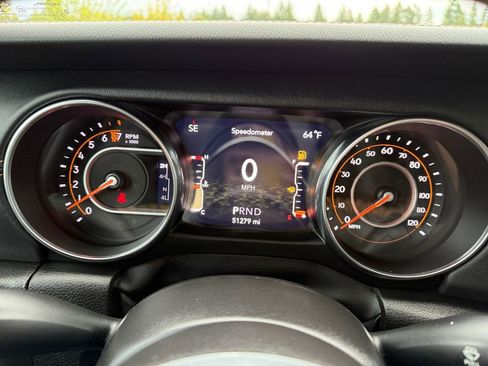 Certified 2022 Jeep Wrangler Unlimited Sahara image 18