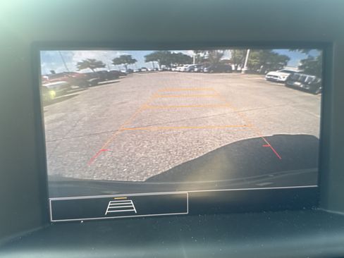 Used 2023 GMC Terrain SLE w/ Driver Convenience Package FWD image 8