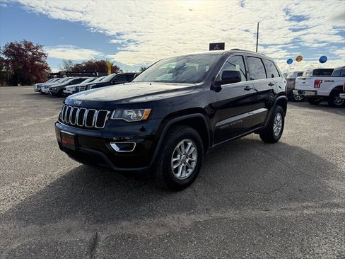 Used 2019 Jeep Grand Cherokee Laredo AWD/4WD image 1