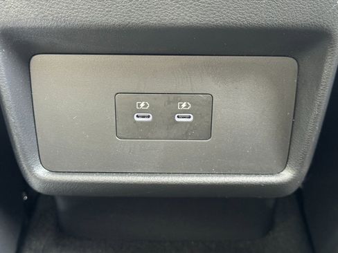 Used 2025 Nissan Rogue SL FWD image 31