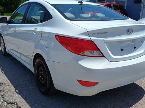 Used 2016 Hyundai Accent SE w/ Option Group 02 FWD image 2