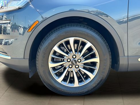 Used 2023 Lincoln Nautilus FWD image 35