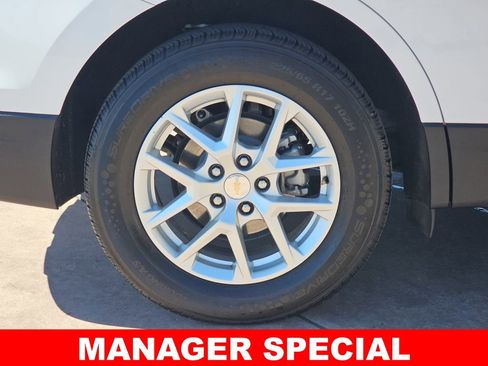 Used 2022 Chevrolet Equinox LT image 38