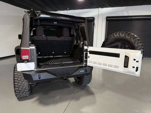 Used 2017 Jeep Wrangler Unlimited Sport w/ Quick Order Package 24S AWD/4WD image 14