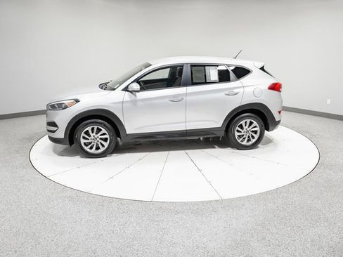 Used 2018 Hyundai Tucson SE AWD/4WD image 32