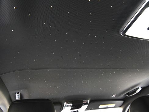 Used 2021 Rolls-Royce Cullinan Black Badge image 21