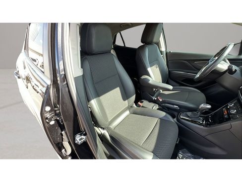 Used 2022 Buick Encore Preferred w/ Safety Package AWD/4WD image 32