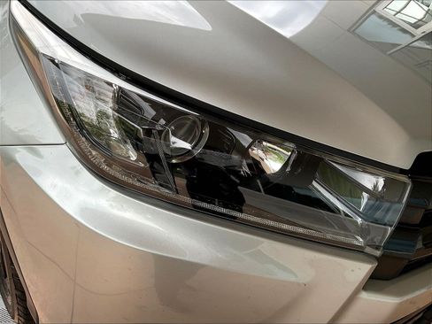 Used 2019 Toyota Highlander SE AWD/4WD image 31