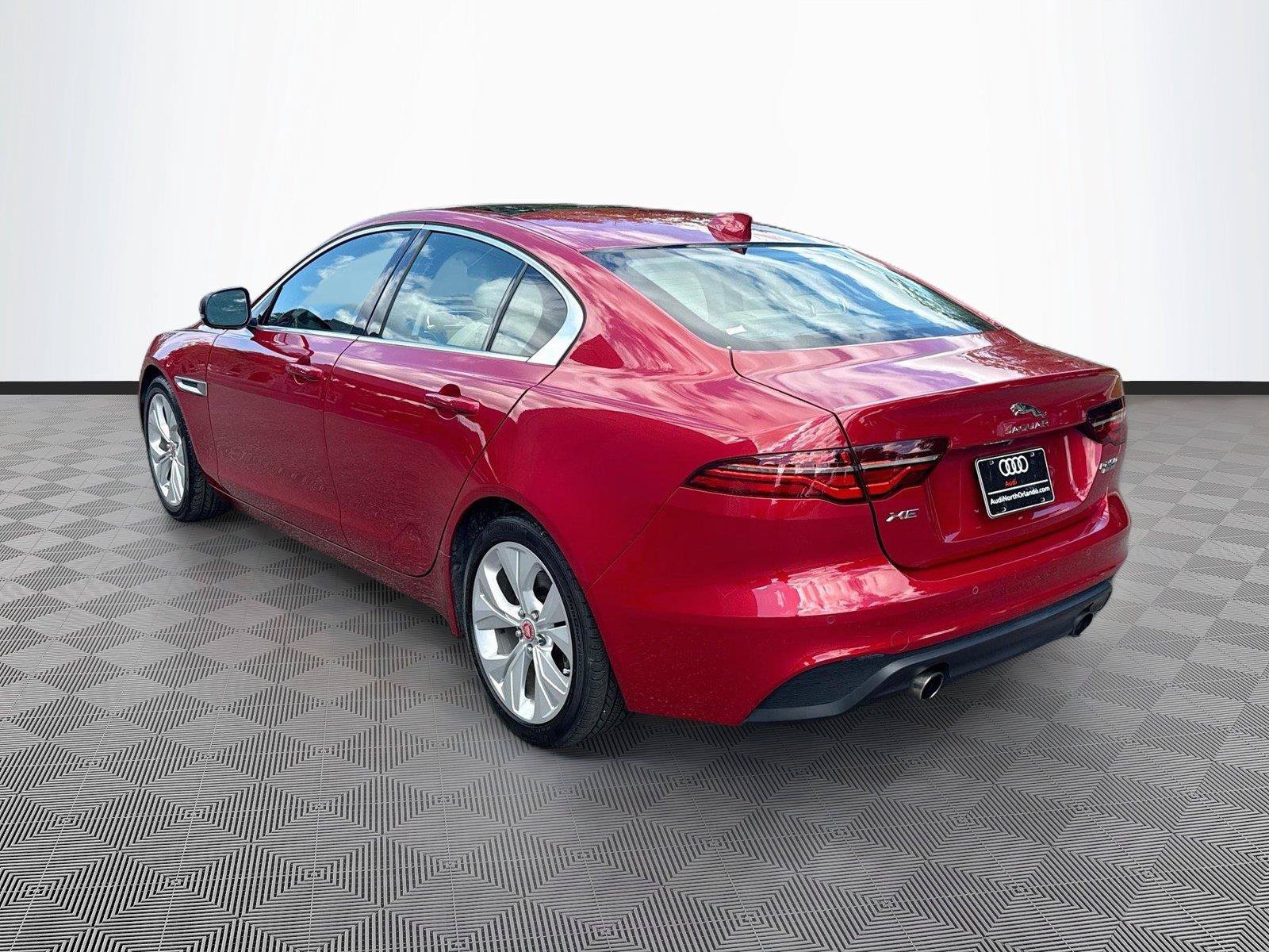 Used 2020 Jaguar XE S RWD image 5