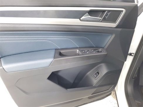 Used 2022 Volkswagen Atlas Cross Sport SEL R-Line image 18