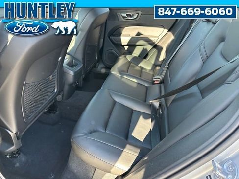 Used 2025 Volvo XC60 B5 Core image 12