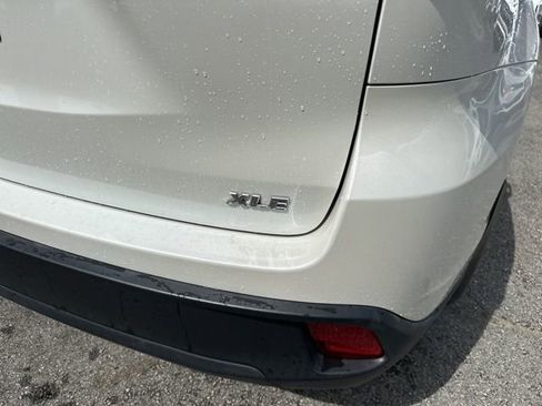 Used 2014 Toyota Highlander XLE image 7