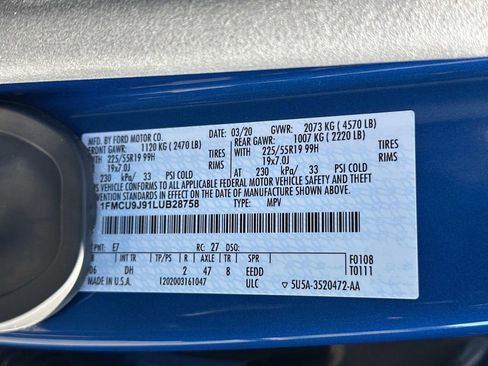 Used 2020 Ford Escape Titanium image 34