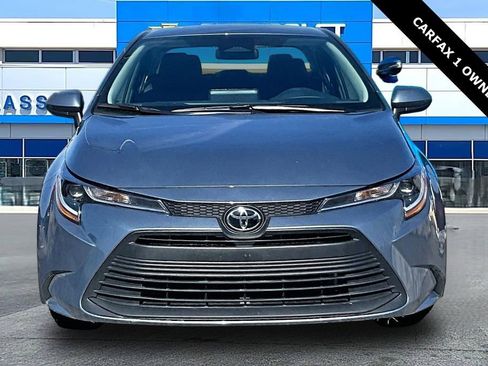 Used 2025 Toyota Corolla LE FWD image 2