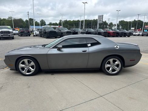 Used 2012 Dodge Challenger R/T RWD image 9