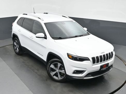 Used 2019 Jeep Cherokee Limited w/ Trailer Tow Group image 32