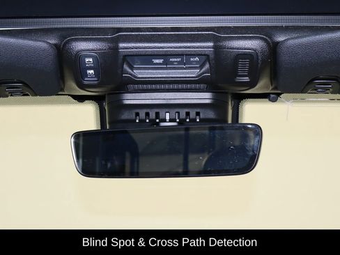 Used 2024 Jeep Wrangler Unlimited Sahara w/ Technology Group AWD/4WD image 23