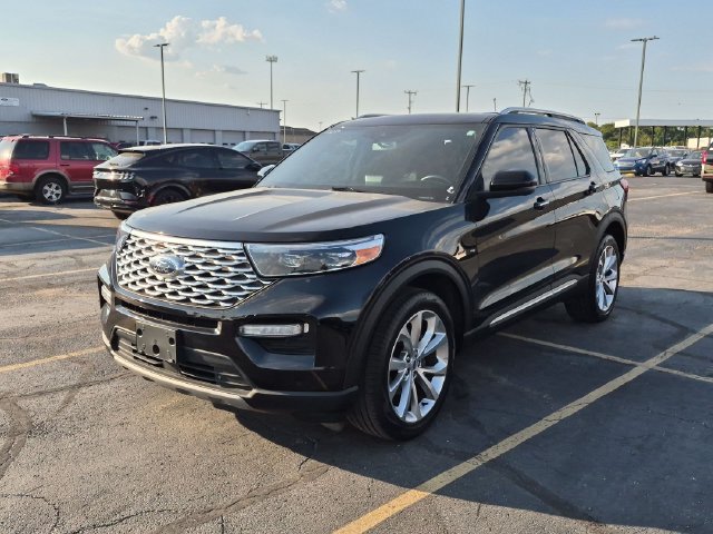 Used 2023 Ford Explorer Platinum w/ Technology Package AWD/4WD image 3