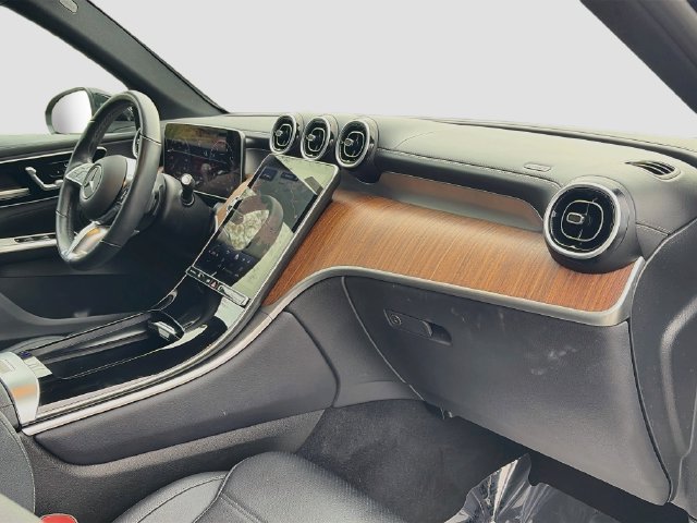 Certified 2025 Mercedes-Benz GLC 300 4MATIC image 31