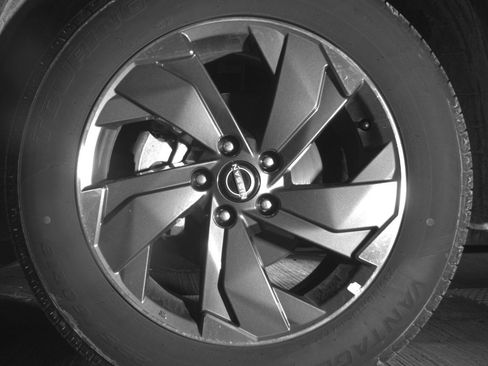 Used 2025 Nissan Rogue SV FWD image 12