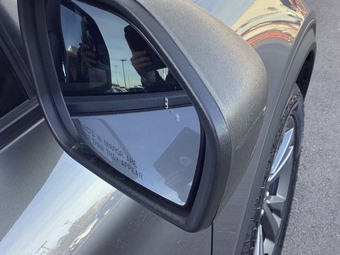 Used 2021 Ford Explorer XLT w/ Equipment Group 202A image 18