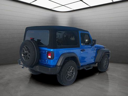 Used 2024 Jeep Wrangler Sport S image 5