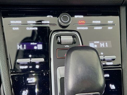 Certified 2023 Porsche Cayenne image 17