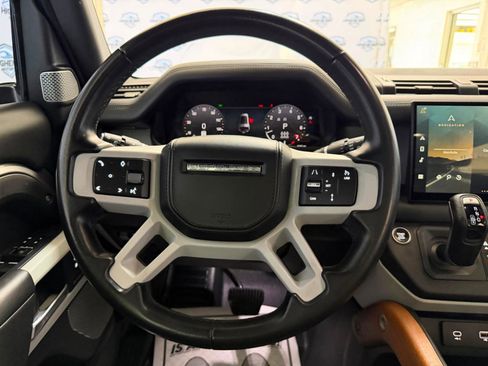 Used 2023 Land Rover Defender 130 X-Dynamic SE AWD/4WD image 30