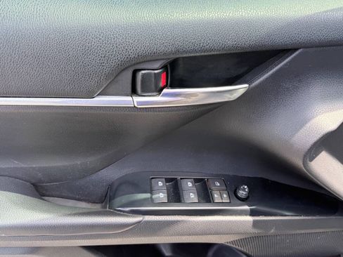 Used 2020 Toyota Camry LE FWD image 8