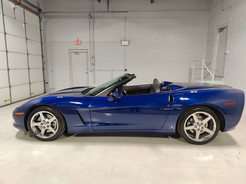 Used 2007 Chevrolet Corvette Convertible w/ Preferred Equipment Group image 18