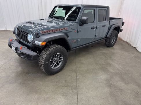 New 2025 Jeep Gladiator Mojave w/ Convenience Group image 3