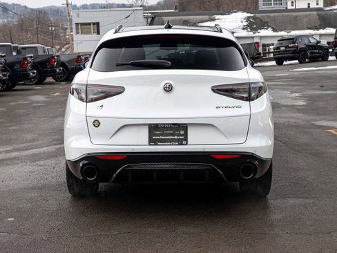 Used 2024 Alfa Romeo Stelvio Veloce image 5