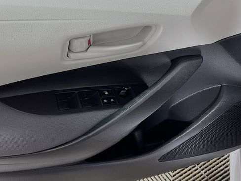 Used 2025 Toyota Corolla LE image 17