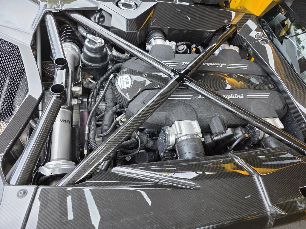 Used 2018 Lamborghini Aventador S AWD/4WD image 38