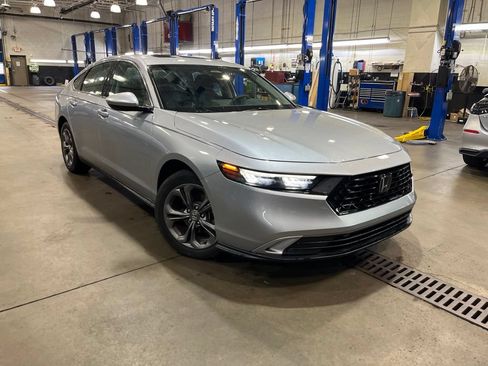 Used 2023 Honda Accord EX image 8