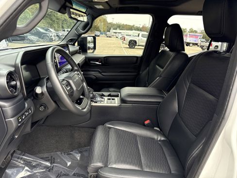 Used 2024 Toyota Land Cruiser image 11