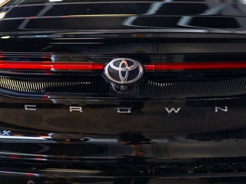 Used 2025 Toyota Crown Platinum image 6