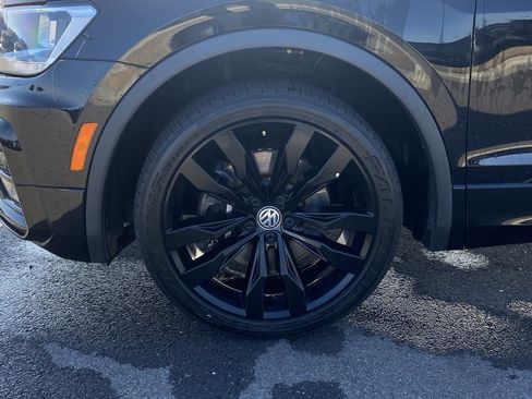 Used 2021 Volkswagen Tiguan SE image 33