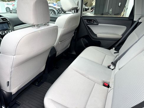 Used 2018 Subaru Forester 2.5i Premium w/ All-Weather Package image 11