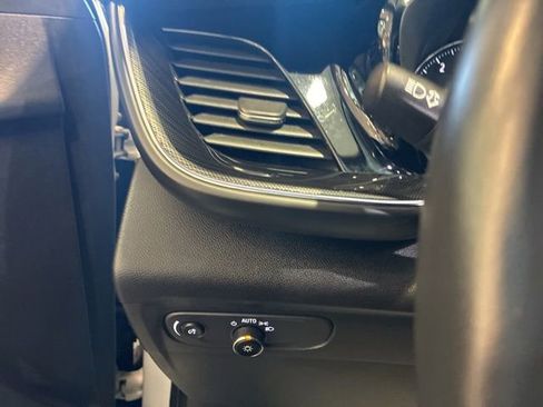 Used 2023 Buick Envision Essence FWD image 23