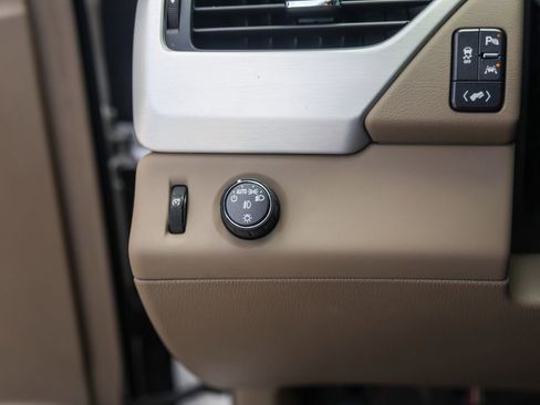 Used 2018 GMC Yukon SLT w/ Premium Edition image 15