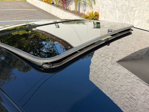 Used 2020 Dodge Charger SXT w/ Leather Interior Group image 17