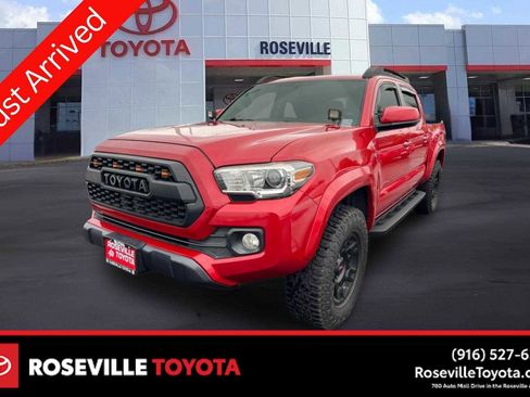 Used 2016 Toyota Tacoma SR5 w/ SR5 Appearance Package (DN) image 1