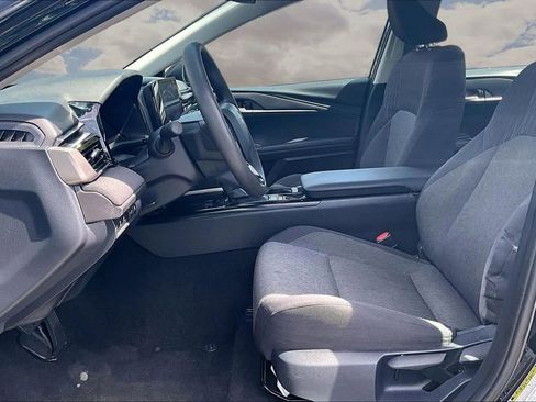 Used 2025 Toyota Camry LE image 21