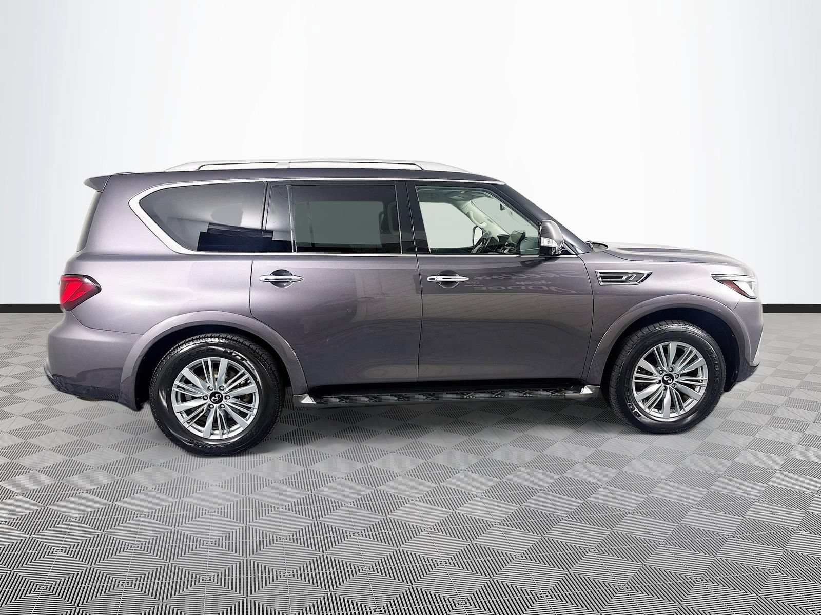 Used 2024 INFINITI QX80 Luxe AWD/4WD image 8