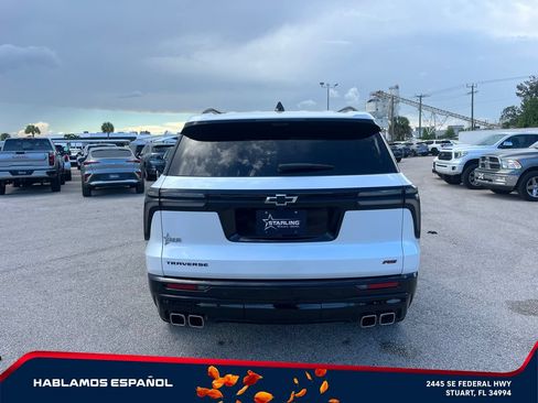 Used 2024 Chevrolet Traverse RS FWD image 6